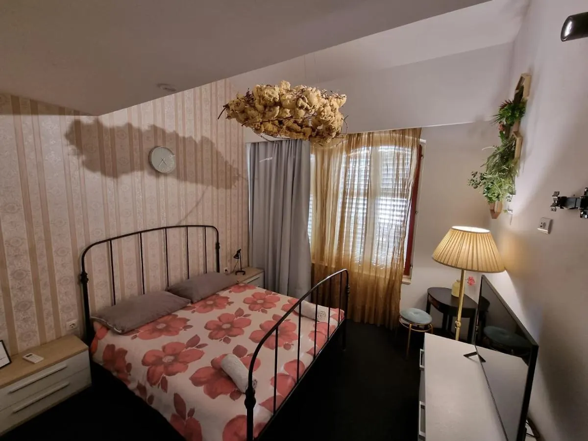 Hostel Pipistrelo Pula 0*,  Croatia